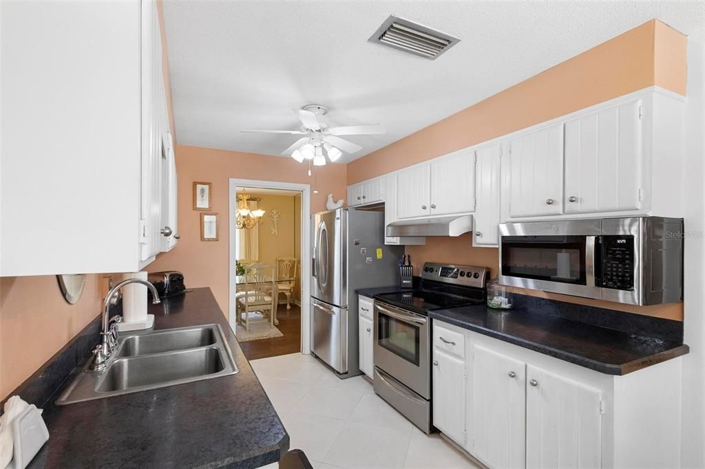 For Sale: $440,000 (4 beds, 2 baths, 1914 Square Feet)