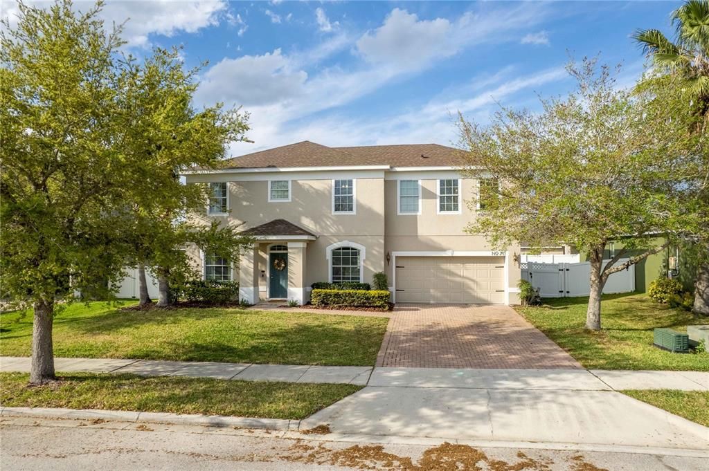 Recently Sold: $615,000 (4 beds, 2 baths, 2436 Square Feet)