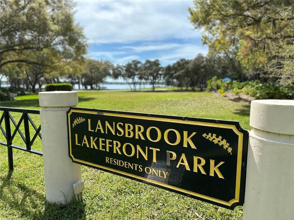 Lansbrook Lakefront Park