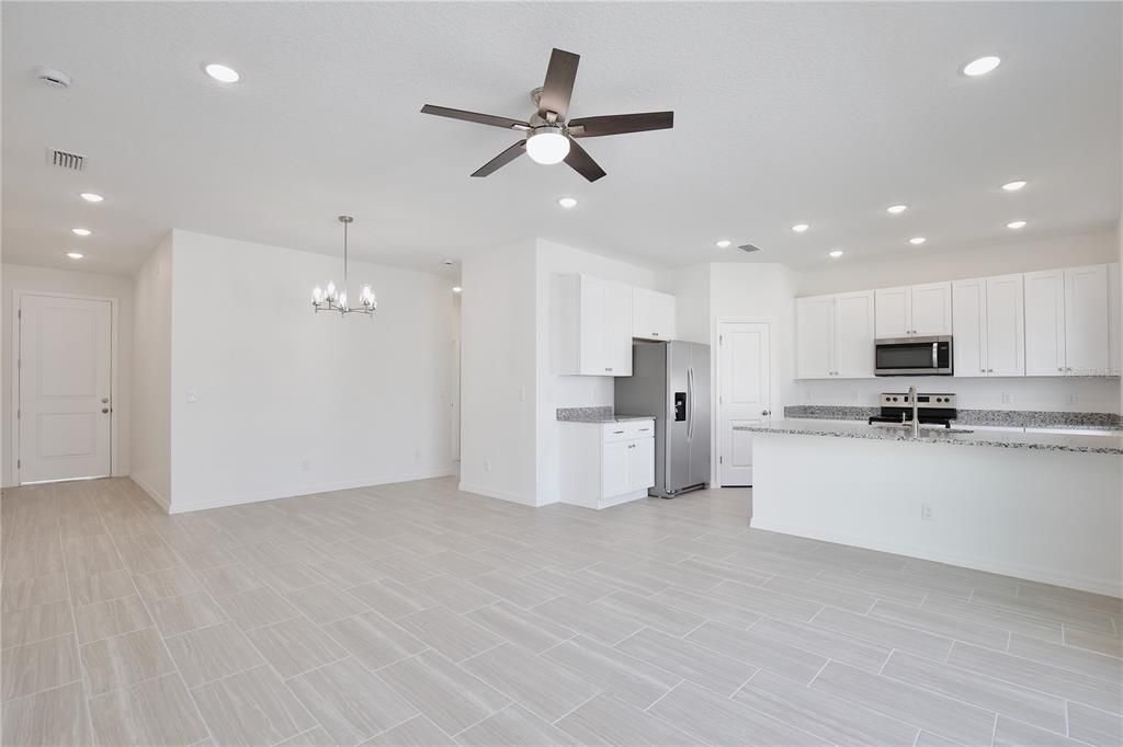 Active With Contract: $289,900 (3 beds, 2 baths, 1380 Square Feet)