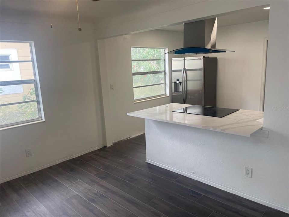 Recently Rented: $2,100 (3 beds, 1 baths, 800 Square Feet)