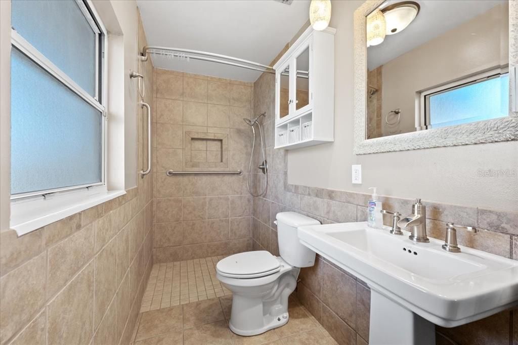 最近售出: $349,000 (4 贝兹, 2 浴室, 1400 平方英尺)