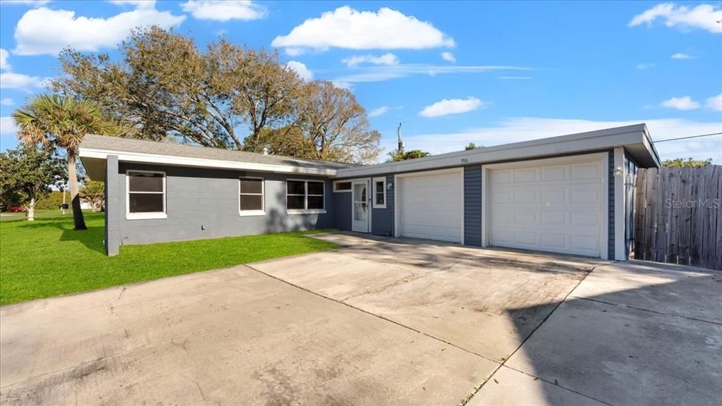 Recently Sold: $349,000 (4 beds, 2 baths, 1400 Square Feet)