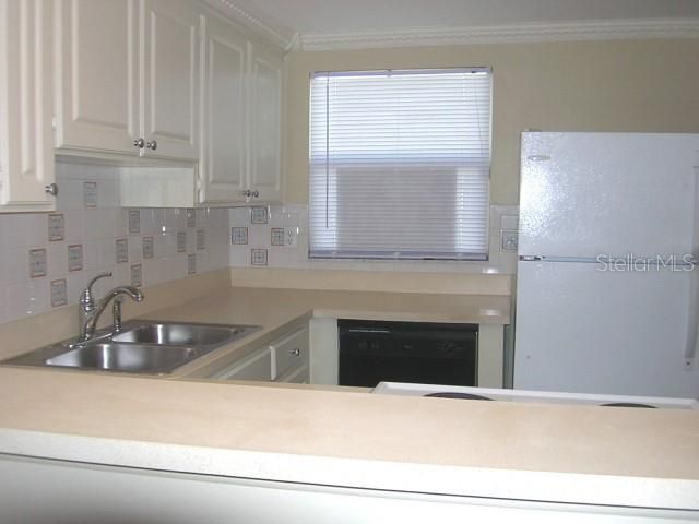For Rent: $1,700 (2 beds, 1 baths, 1015 Square Feet)