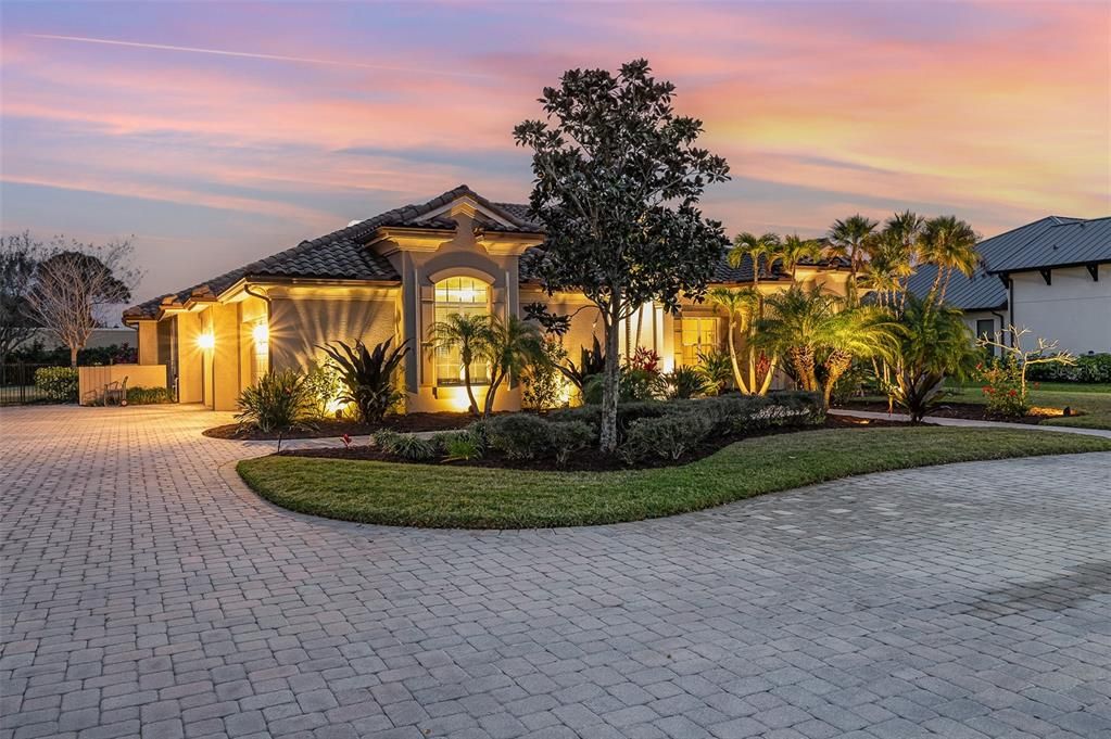 Recently Sold: $1,500,000 (5 beds, 3 baths, 4465 Square Feet)