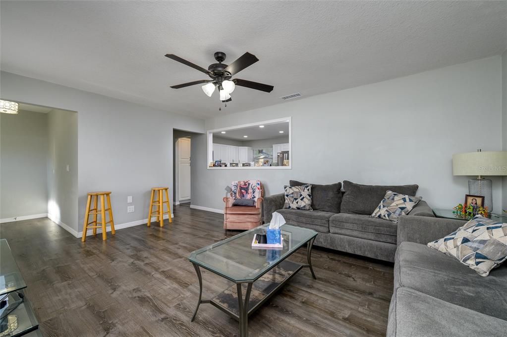 For Sale: $449,900 (3 beds, 2 baths, 1344 Square Feet)