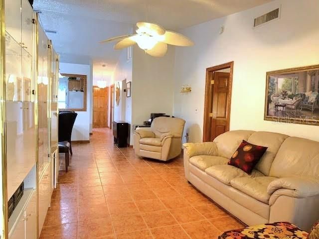 Recently Rented: $1,800 (2 beds, 2 baths, 976 Square Feet)