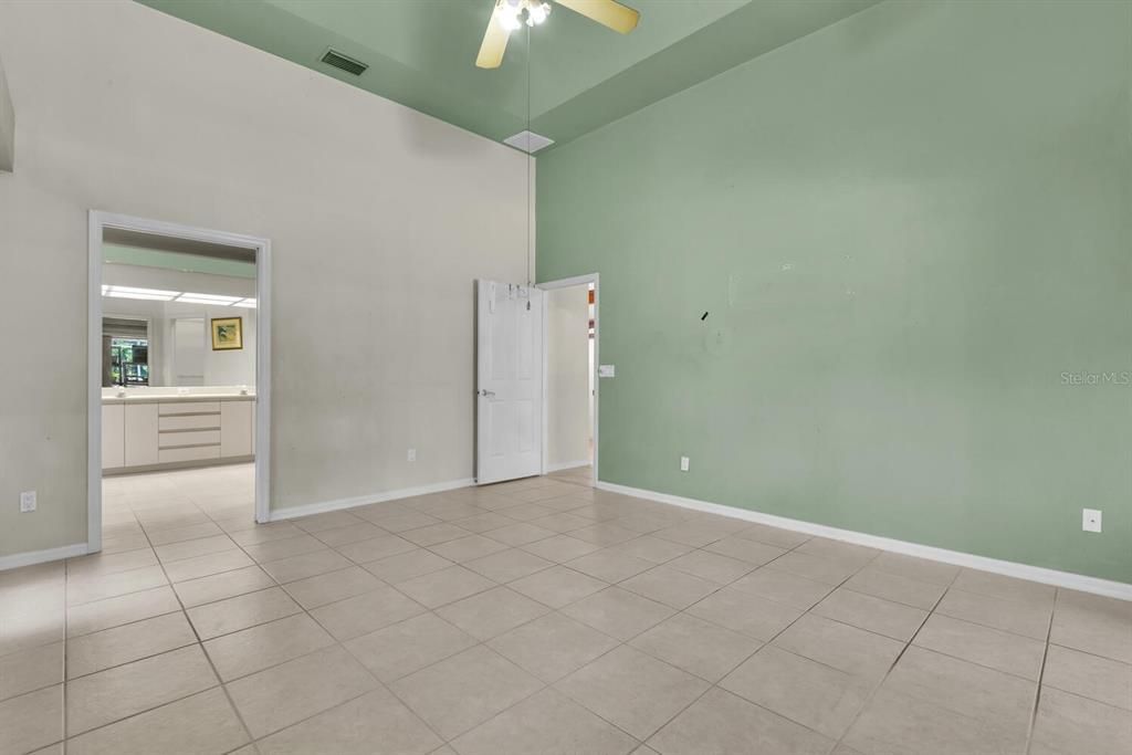 Active With Contract: $550,000 (4 beds, 2 baths, 2762 Square Feet)