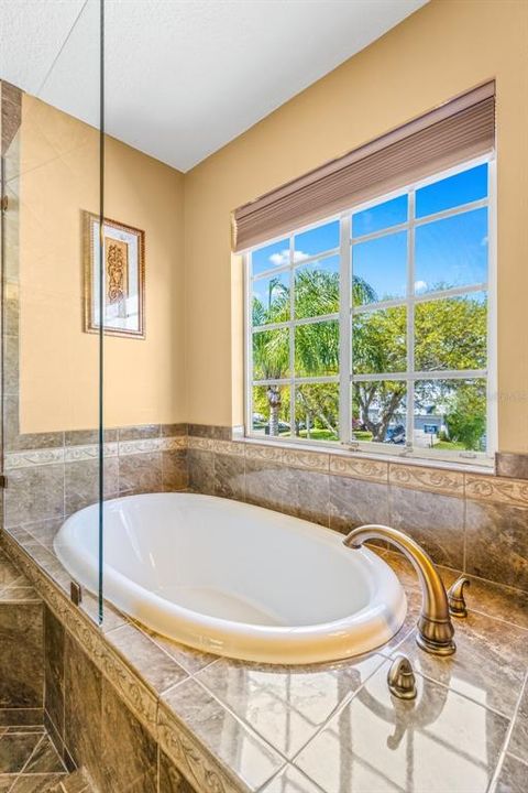 最近售出: $625,000 (4 贝兹, 2 浴室, 2940 平方英尺)