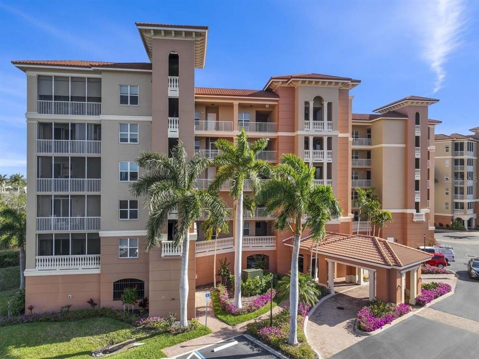 Welcome Home to Estero Bayside!