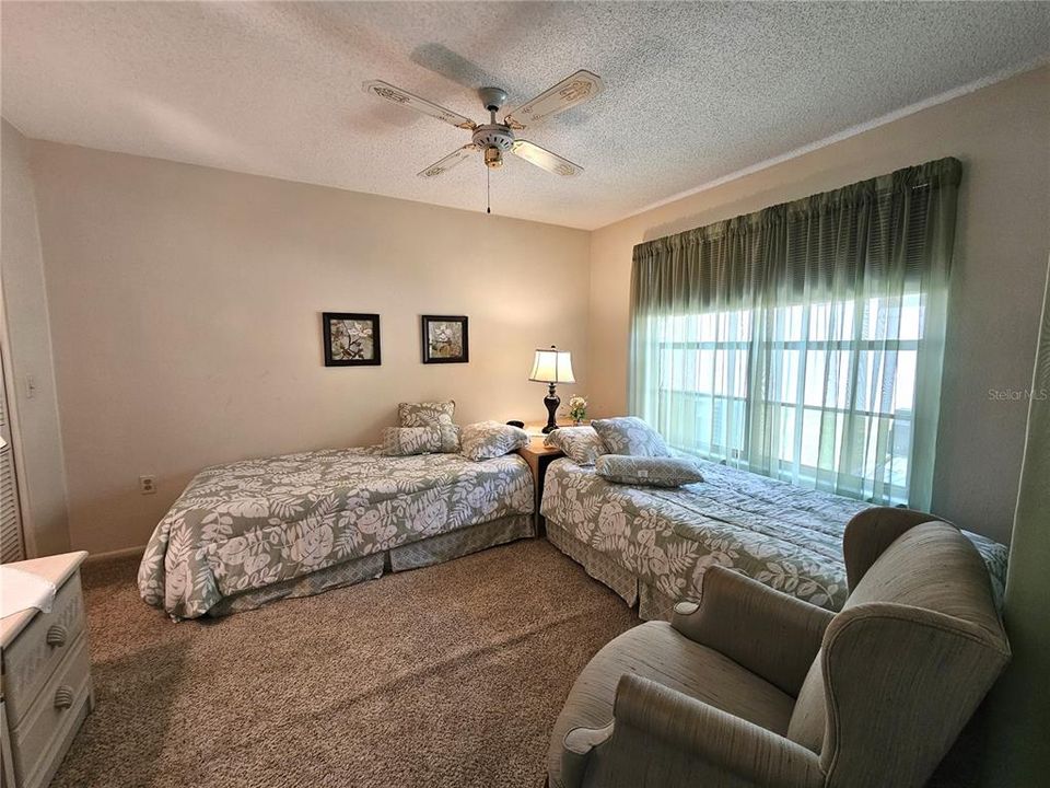 For Sale: $214,900 (2 beds, 2 baths, 1066 Square Feet)