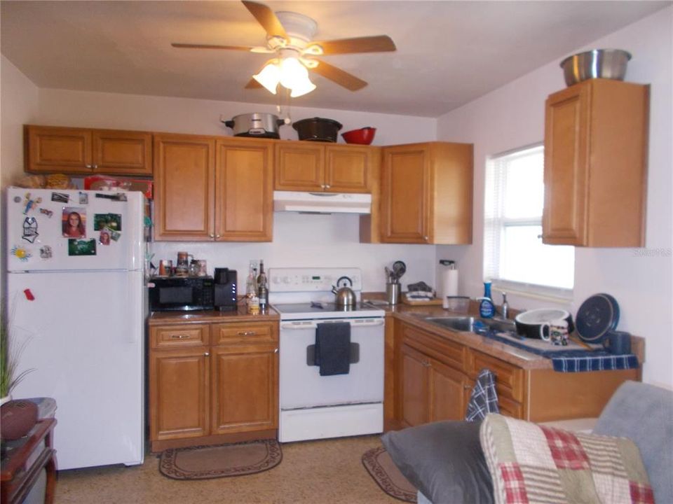 For Sale: $500,000 (2 beds, 0 baths, 861 Square Feet)