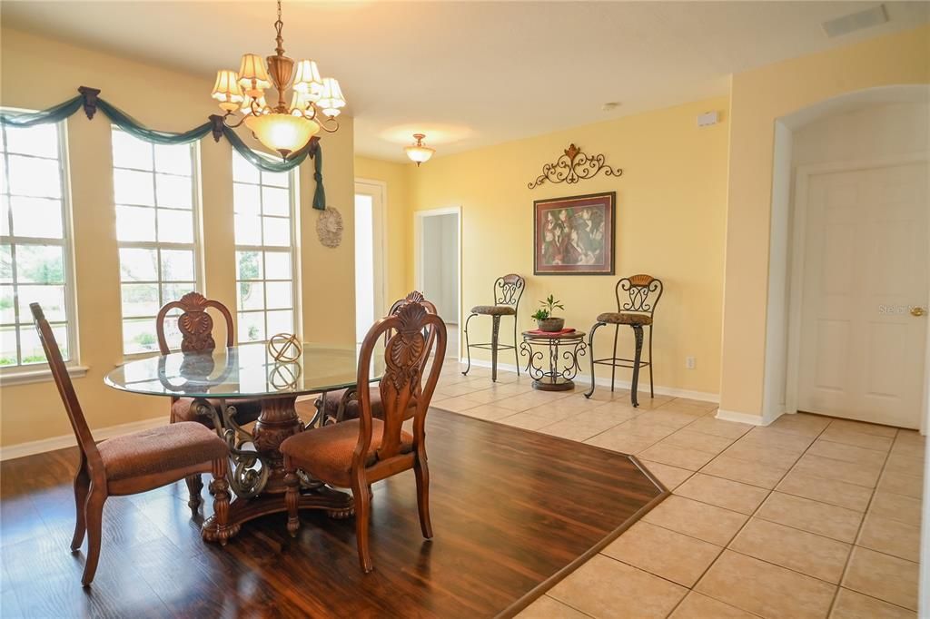Recently Sold: $595,000 (3 beds, 2 baths, 2740 Square Feet)