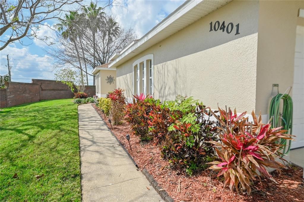 Recently Sold: $595,000 (3 beds, 2 baths, 2740 Square Feet)