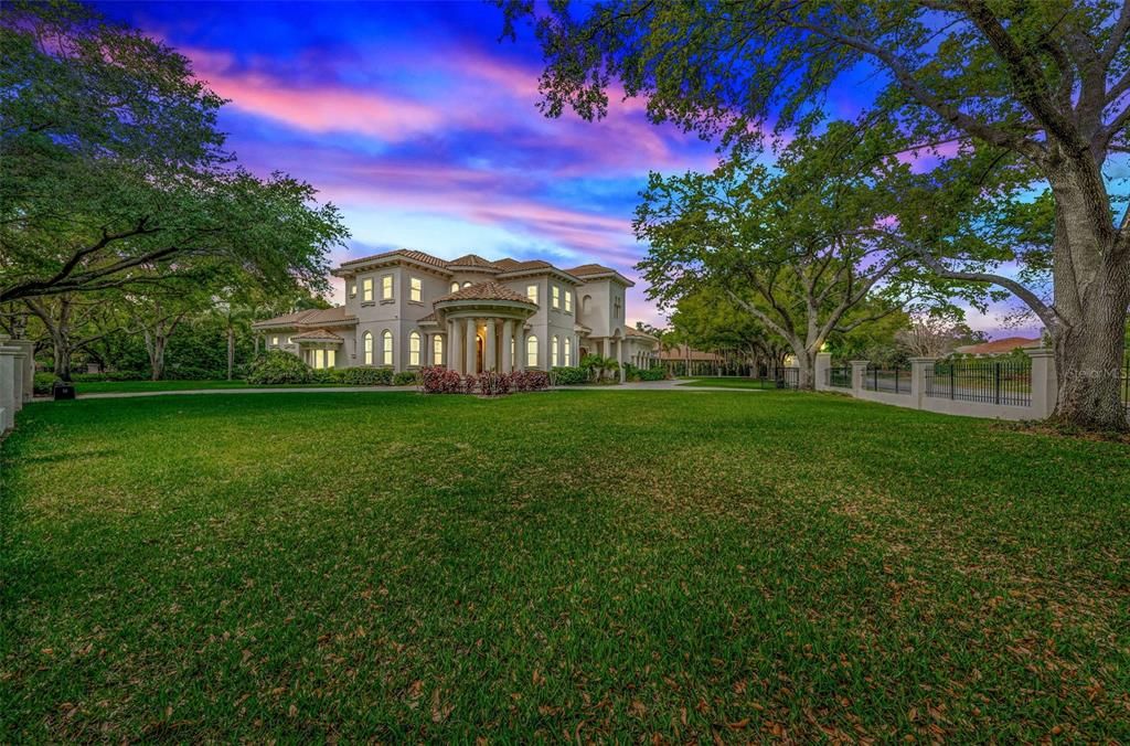 For Sale: $5,950,000 (6 beds, 6 baths, 9577 Square Feet)
