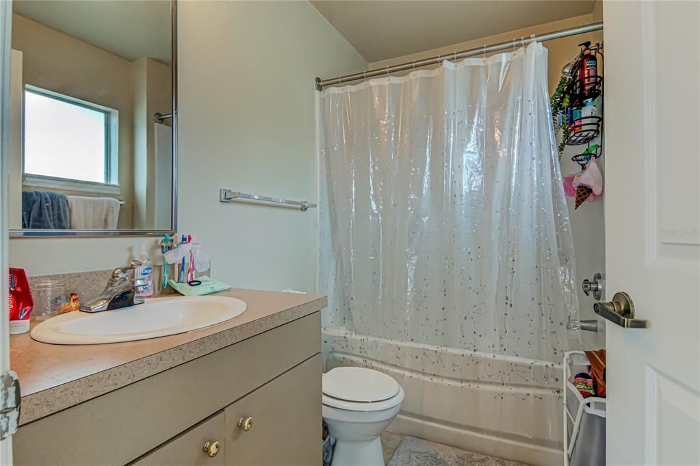 最近售出: $352,500 (4 贝兹, 4 浴室, 1531 平方英尺)