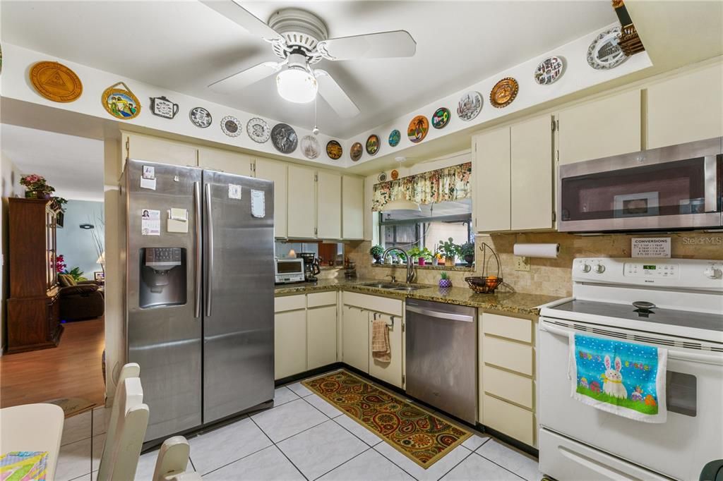 Recently Sold: $350,000 (3 beds, 2 baths, 1185 Square Feet)