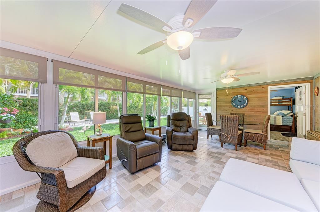 For Sale: $1,249,000 (2 beds, 1 baths, 1246 Square Feet)