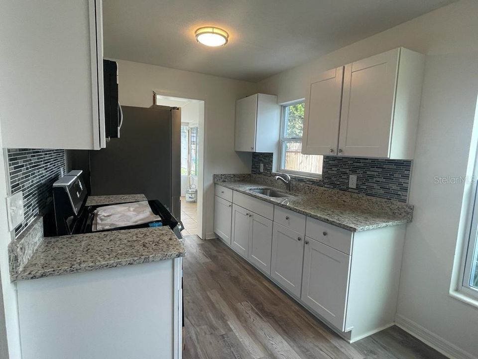 Active With Contract: $357,500 (3 beds, 2 baths, 1398 Square Feet)