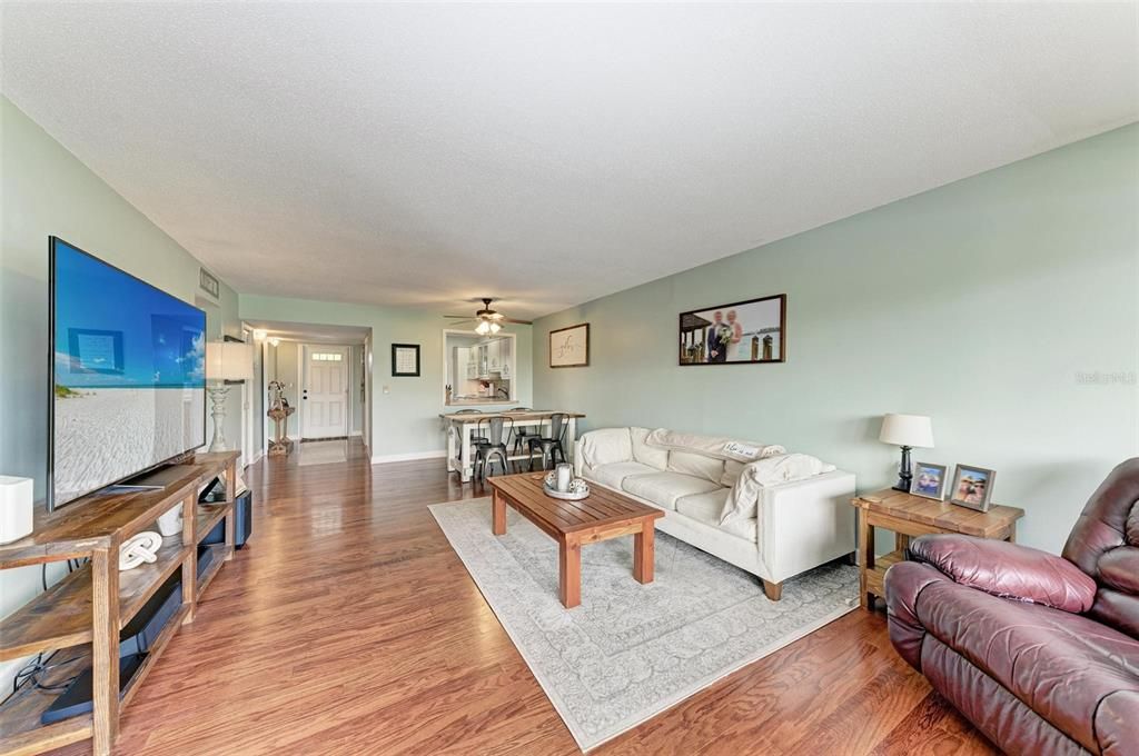 Recently Sold: $249,000 (2 beds, 2 baths, 1118 Square Feet)