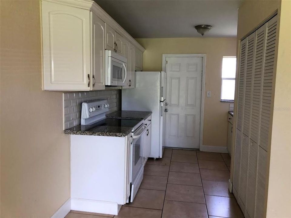 For Rent: $1,200 (2 beds, 1 baths, 624 Square Feet)