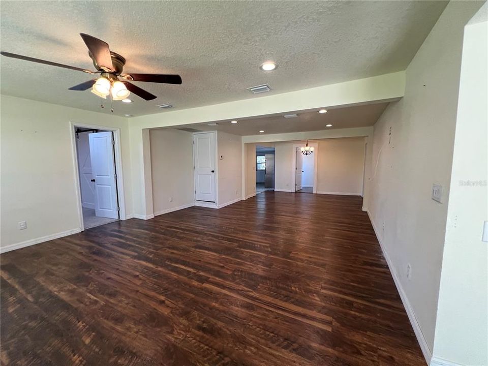 For Sale: $205,000 (3 beds, 2 baths, 1458 Square Feet)