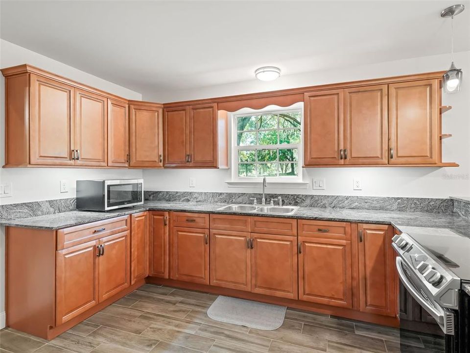 For Sale: $530,000 (4 beds, 2 baths, 2142 Square Feet)