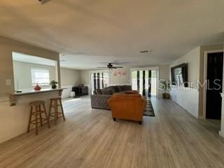 Active With Contract: $317,900 (3 beds, 2 baths, 1426 Square Feet)