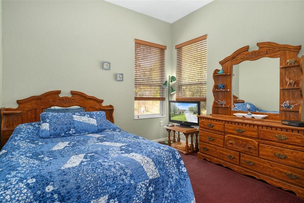 Vendido Recientemente: $410,000 (3 camas, 2 baños, 2012 Pies cuadrados)
