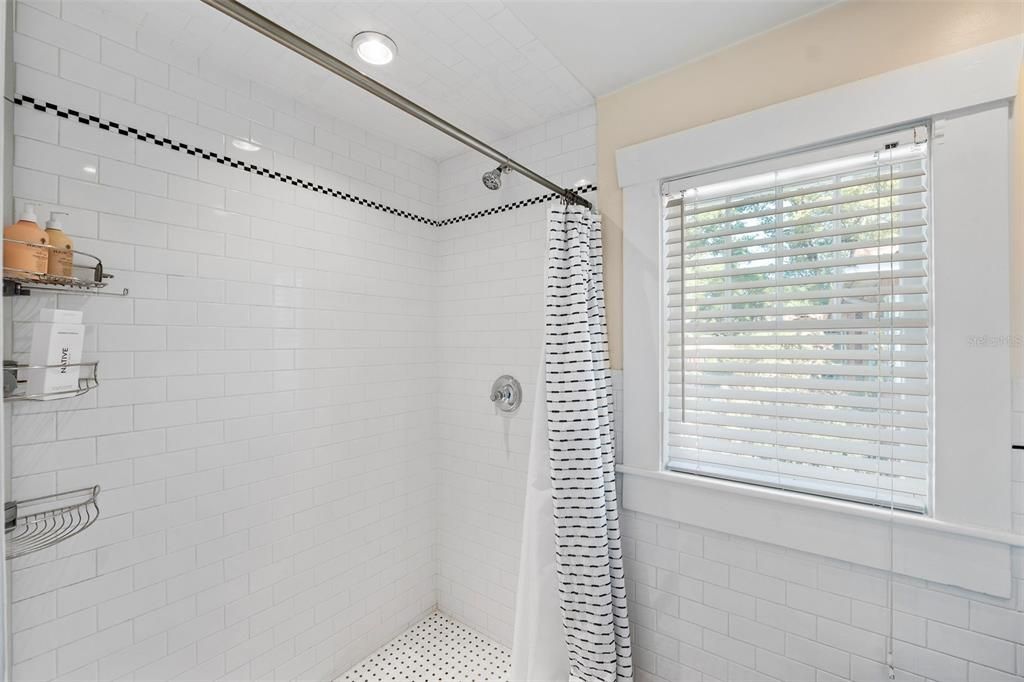 最近售出: $517,000 (2 贝兹, 2 浴室, 1280 平方英尺)