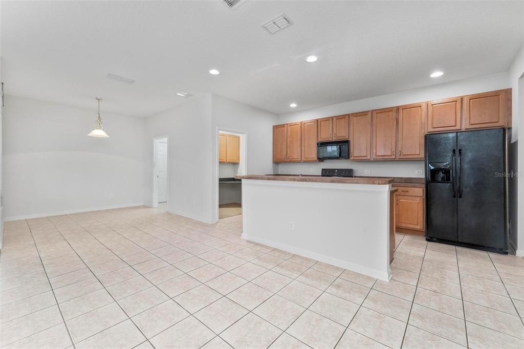 Active With Contract: $749,900 (3 beds, 2 baths, 2481 Square Feet)