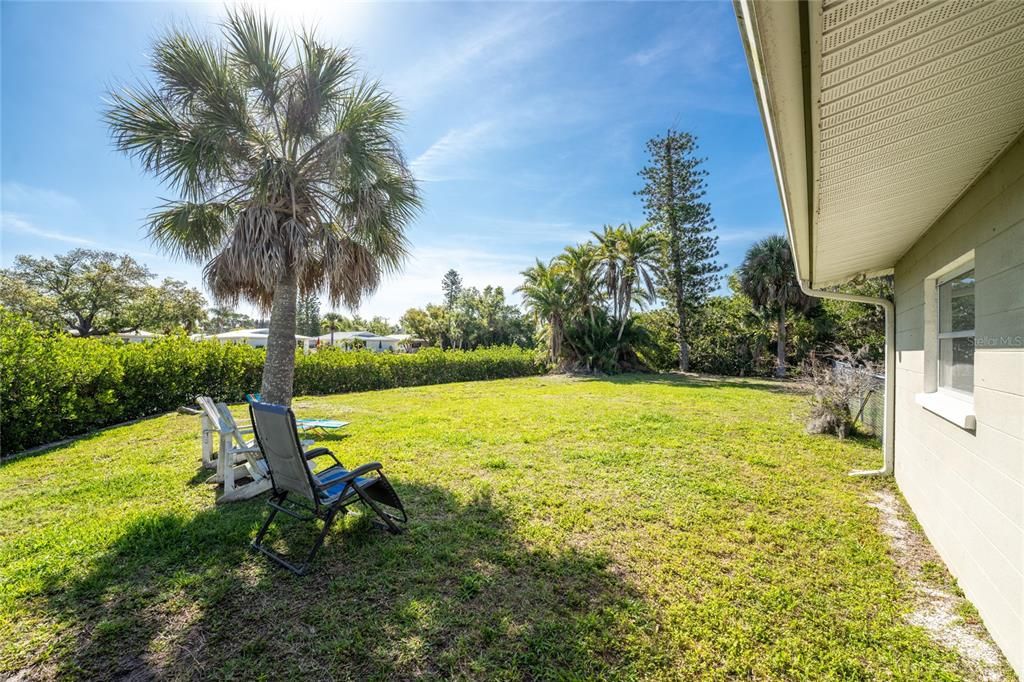 Active With Contract: $885,000 (3 beds, 2 baths, 1514 Square Feet)