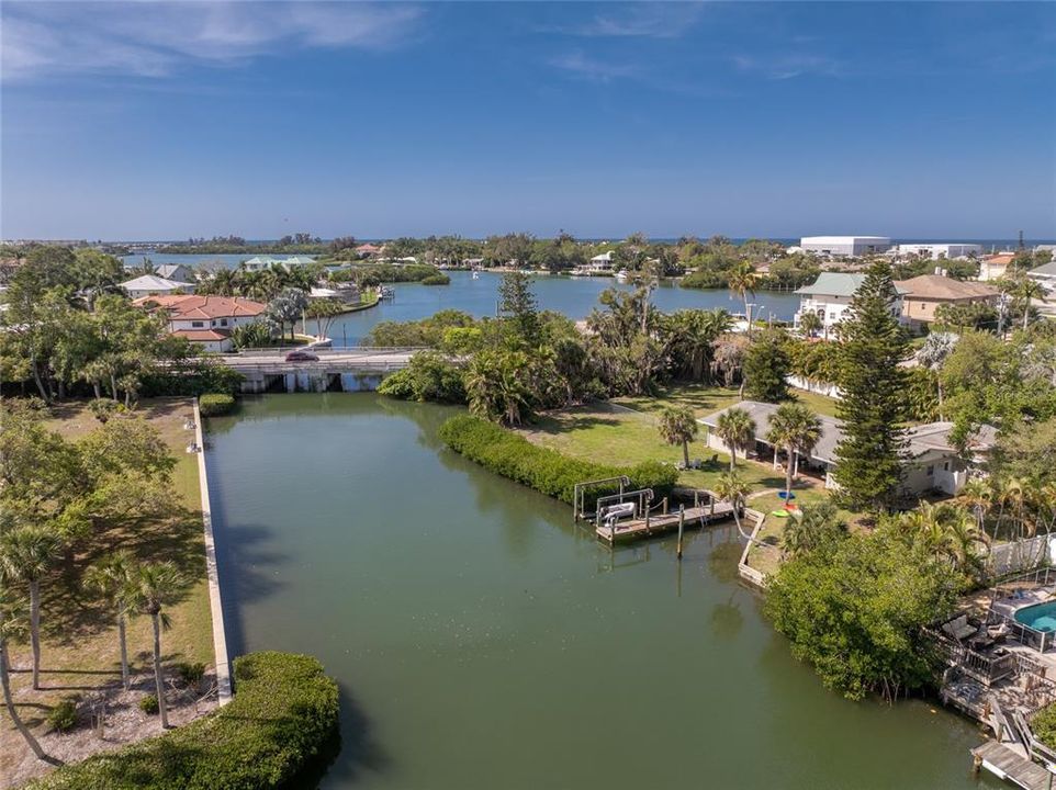 Active With Contract: $885,000 (3 beds, 2 baths, 1514 Square Feet)