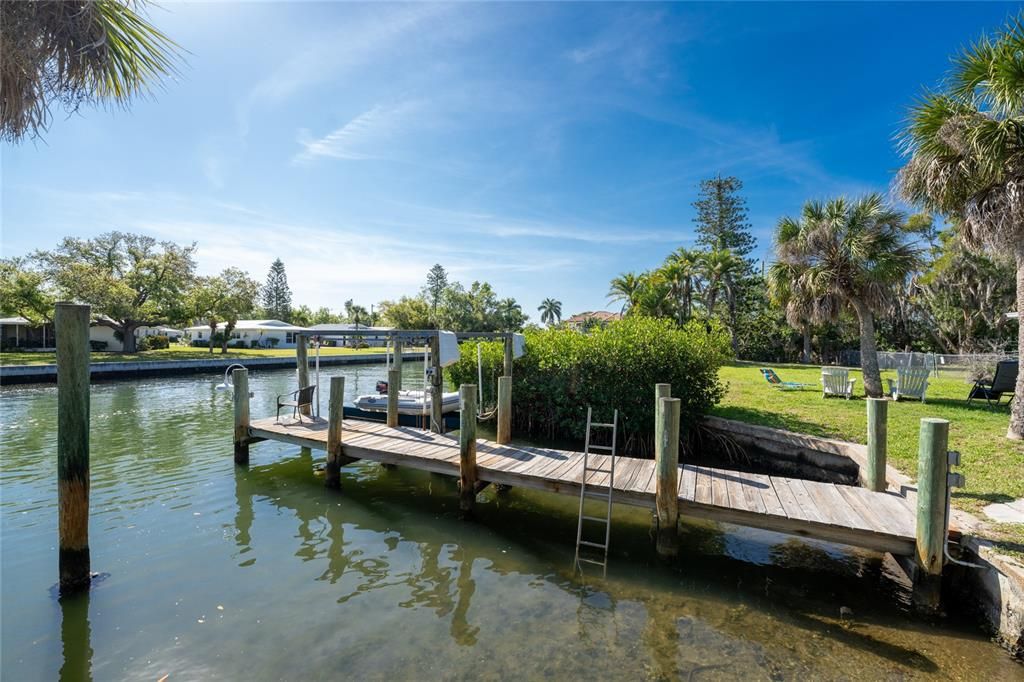 Active With Contract: $885,000 (3 beds, 2 baths, 1514 Square Feet)