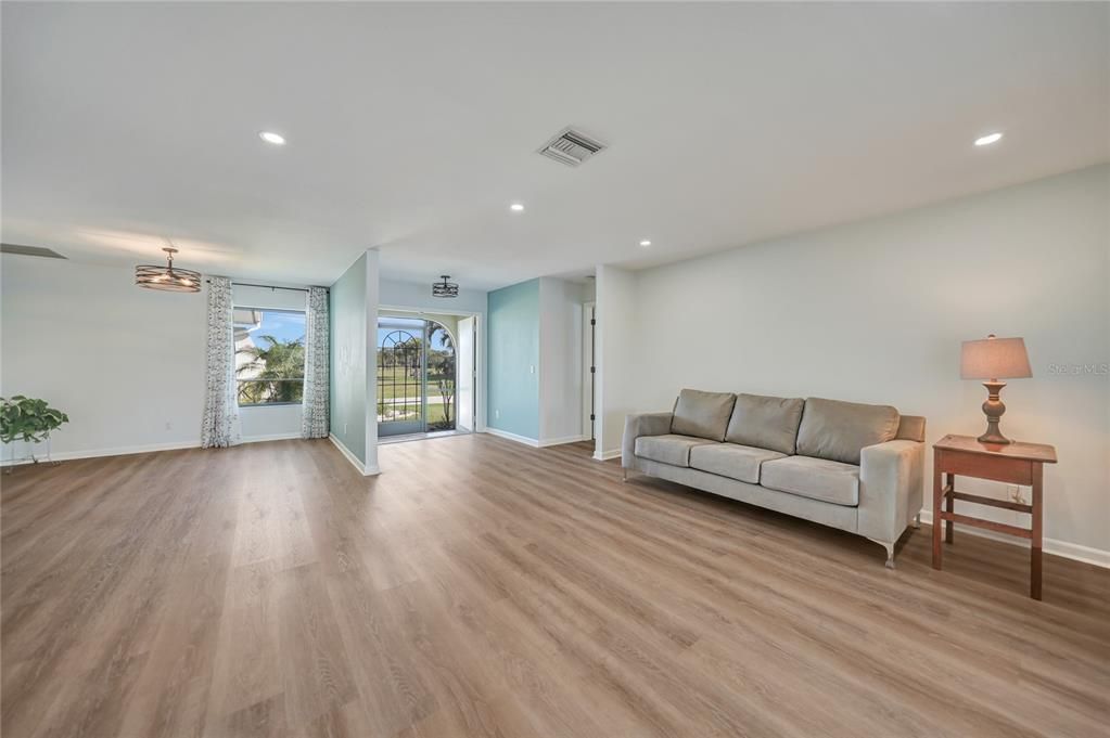 Active With Contract: $388,000 (3 beds, 2 baths, 2174 Square Feet)