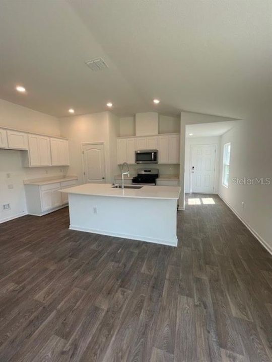 Active With Contract: $326,990 (4 beds, 2 baths, 1778 Square Feet)