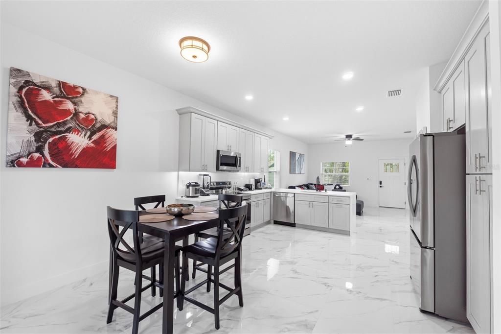 Active With Contract: $319,900 (3 beds, 2 baths, 1389 Square Feet)