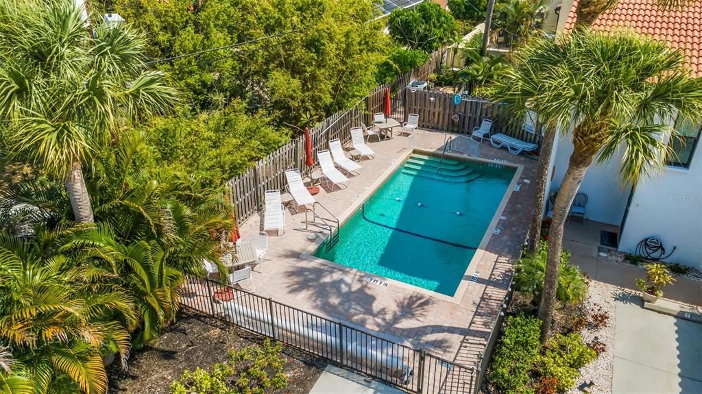 Recently Sold: $685,000 (2 beds, 2 baths, 1465 Square Feet)