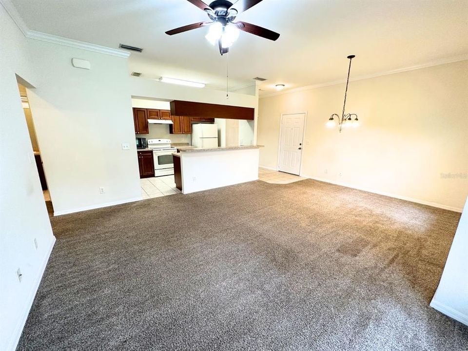 For Sale: $194,900 (2 beds, 2 baths, 1017 Square Feet)