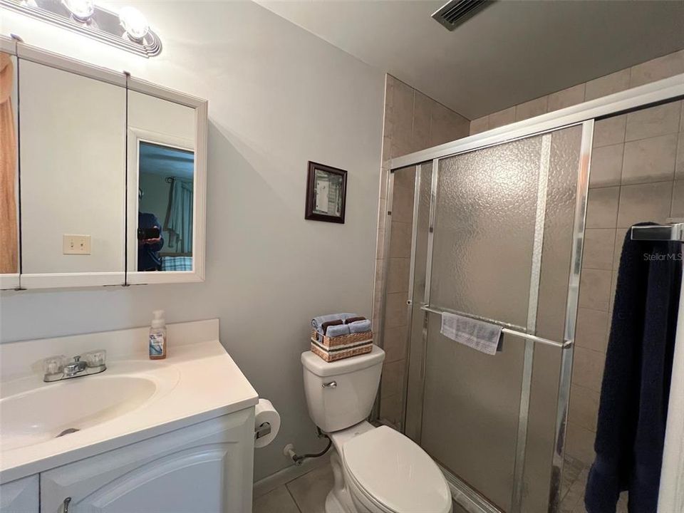 Recently Sold: $450,000 (3 beds, 2 baths, 1464 Square Feet)