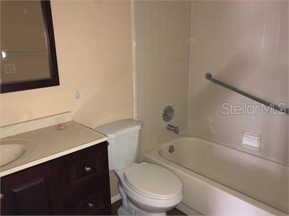 Active With Contract: $1,495 (2 beds, 2 baths, 960 Square Feet)