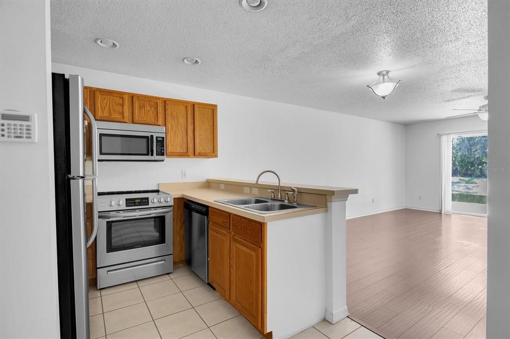 For Rent: $2,050 (3 beds, 2 baths, 1536 Square Feet)