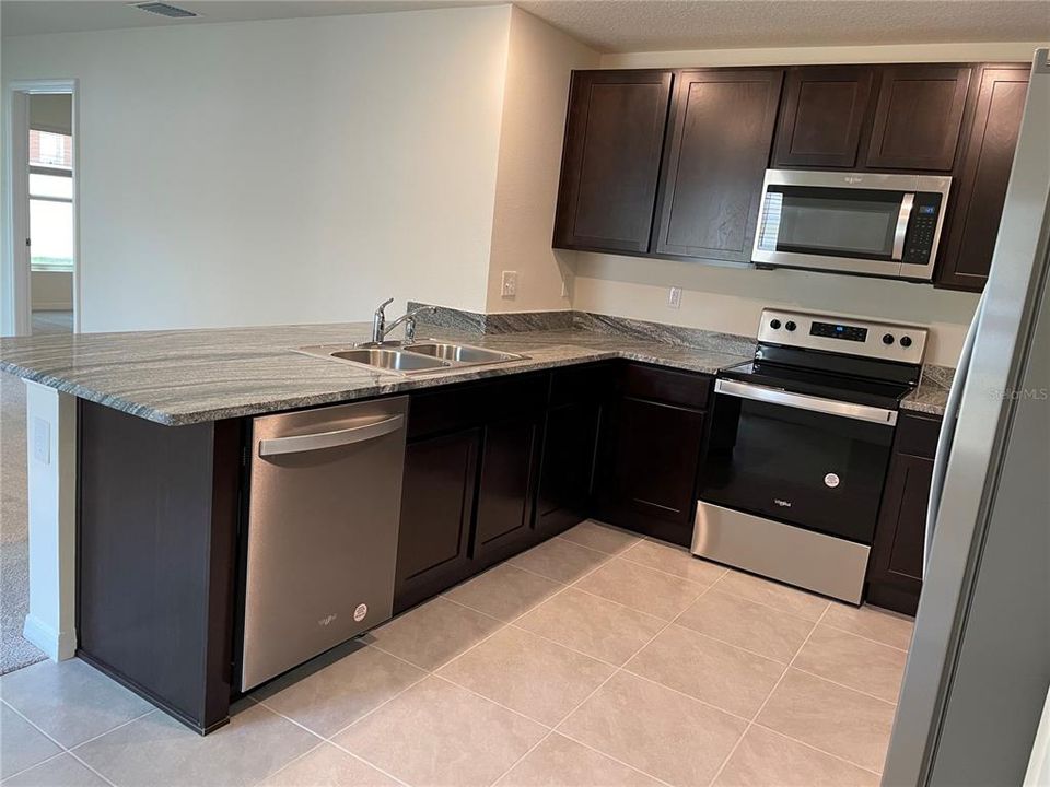 For Rent: $2,200 (3 beds, 2 baths, 1466 Square Feet)