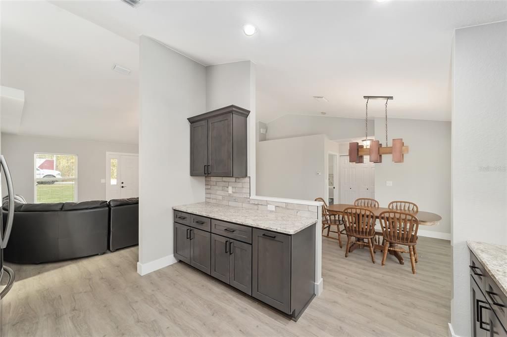 Recently Sold: $315,000 (3 beds, 2 baths, 1617 Square Feet)