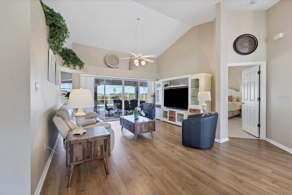 Active With Contract: $509,000 (3 beds, 2 baths, 2337 Square Feet)