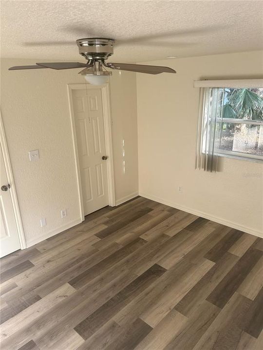 Active With Contract: $244,900 (3 beds, 2 baths, 1061 Square Feet)