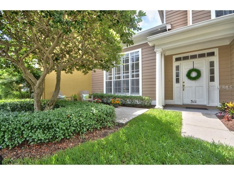 Recently Rented: $4,700 (3 beds, 2 baths, 2520 Square Feet)