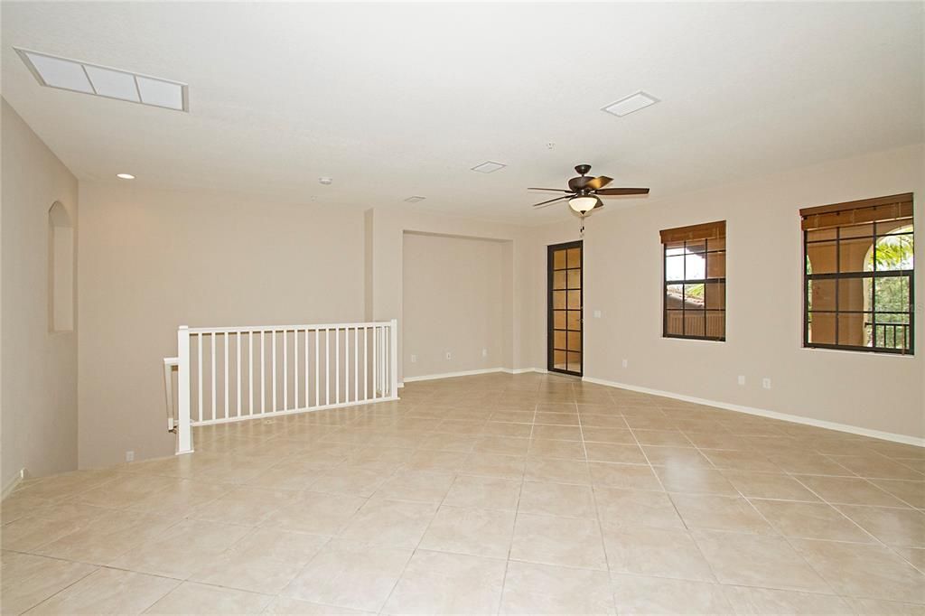 For Rent: $2,900 (3 beds, 2 baths, 1728 Square Feet)