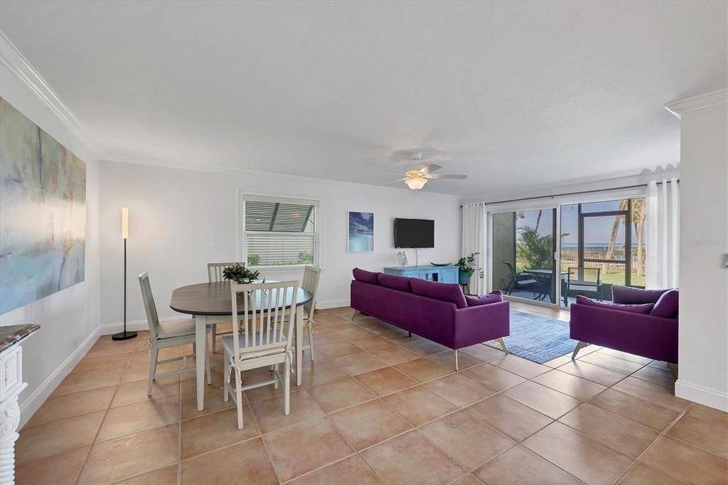 For Sale: $825,000 (2 beds, 2 baths, 1200 Square Feet)