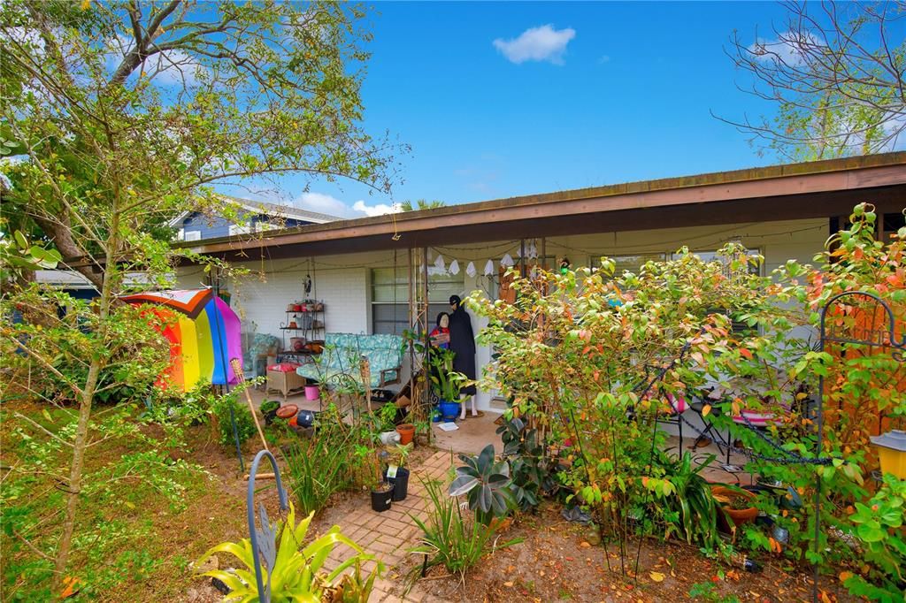 Recently Sold: $275,000 (4 beds, 2 baths, 1554 Square Feet)